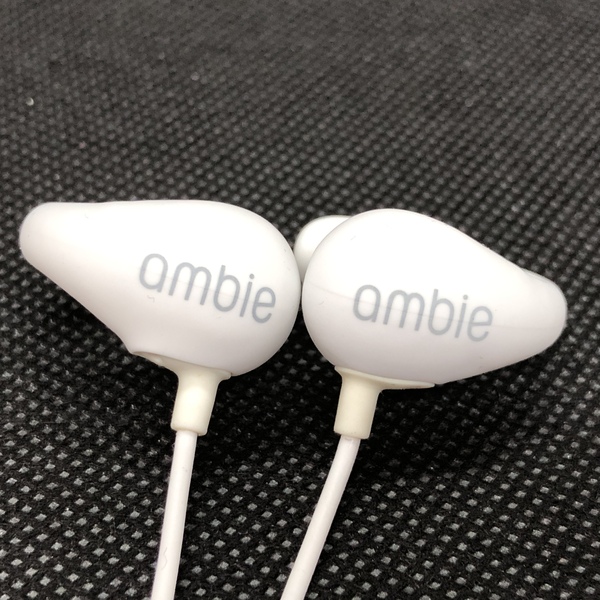 は自分にプチご褒美を ambie WIRELESS EARCUFFS AM-BT01 WC sushitai