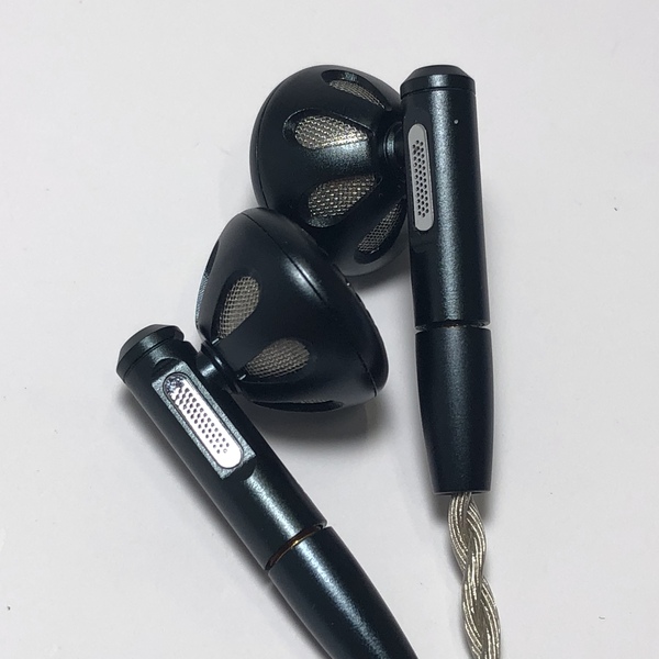 FIIO フィーオ 【中古】FF5 Black 【FIO-IEM-FF5-B】【秋葉原】 / e