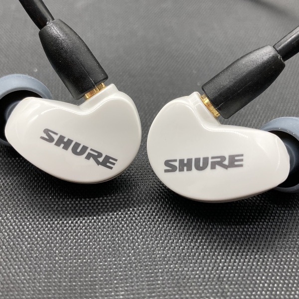 高評価安い SHURE シュア AONIC215 SE215DYWH+UNI-A (ホワイト