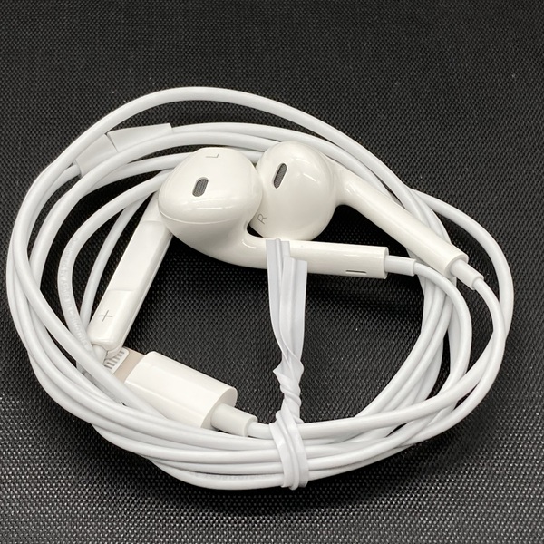 Apple アップル 【中古】EarPods with Lightning Connector【秋葉原