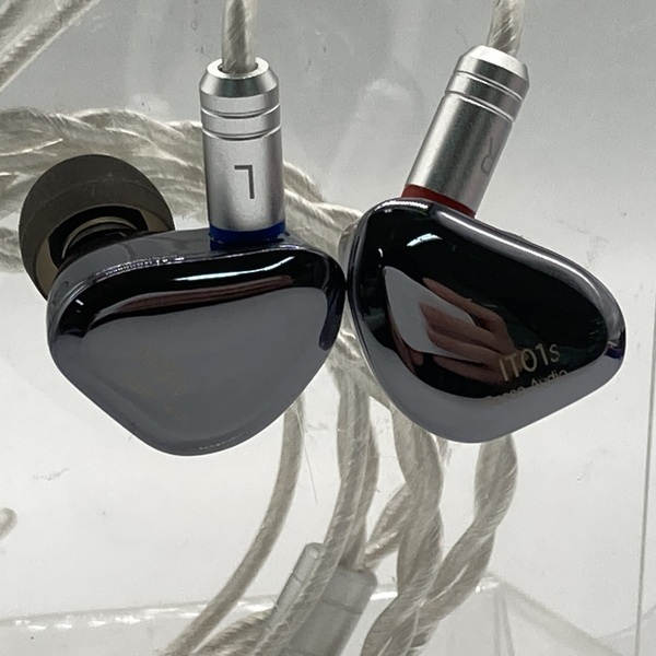 切売販売iBasso Audio IT01S Smoke Grey イヤフォン ヘッドフォン/イヤフォン