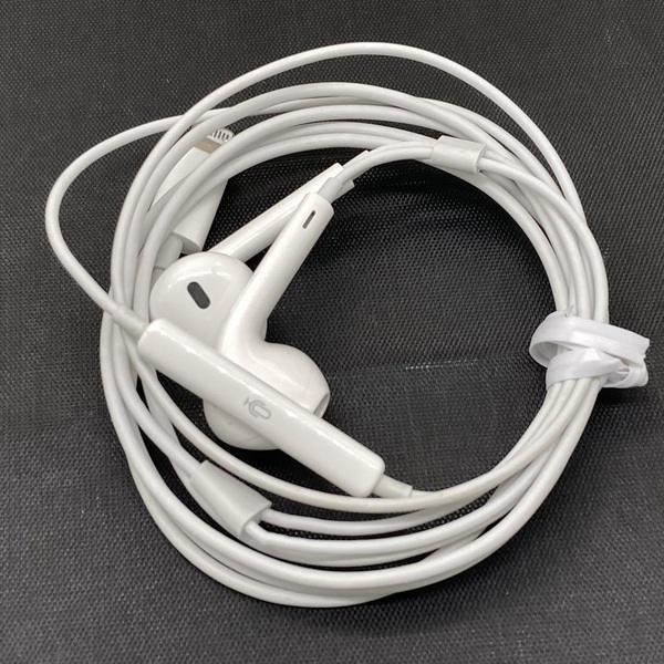 Apple アップル 【中古】EarPods with Lightning Connector【仙台