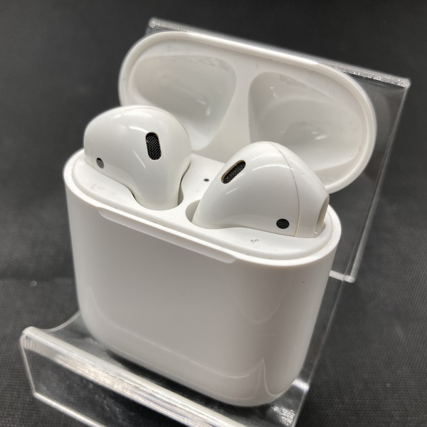 Apple アップル 【中古】AirPods with Charging Case MV7N2J/A【秋葉原