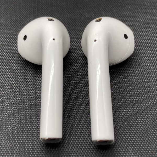 Apple アップル 【中古】AirPods with Wireless Charging Case MRXJ2J 