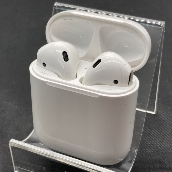 Apple◇イヤホン・ヘッドホン AirPods with Charging Case MV7N2J/A-