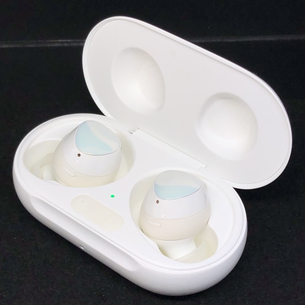 Galaxy ギャラクシー 【中古】Galaxy Buds+ ホワイト 【SM-R175NZWAXJP】【秋葉原】 / e☆イヤホン