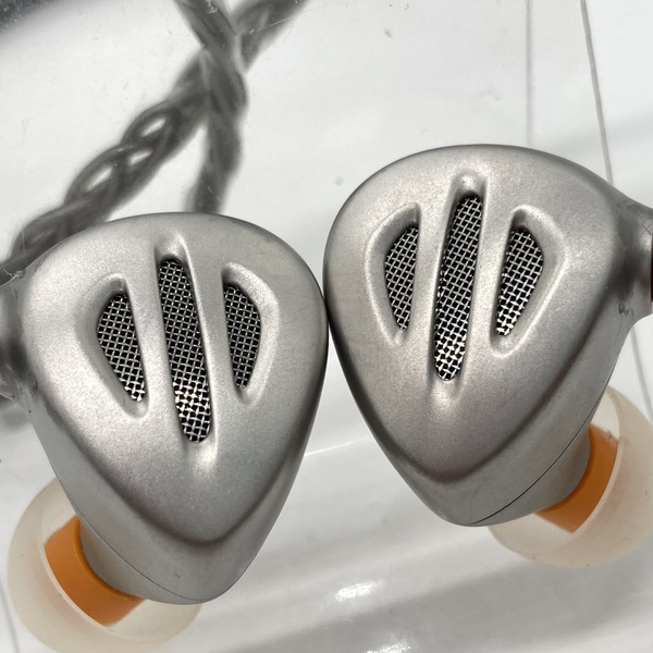 FIIO フィーオ 【中古】FH9 Titanium 【FIO-IEM-FH9-T】【日本橋】 / e☆イヤホン