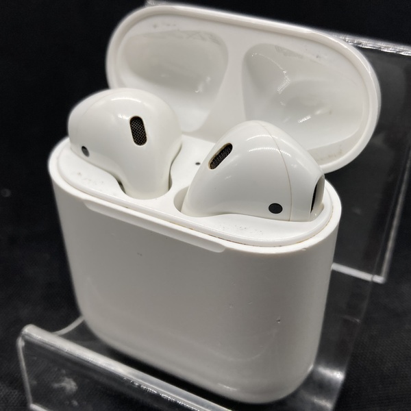 Apple アップル 【中古】AirPods with Charging Case MV7N2J/A【日本橋】 / e☆イヤホン