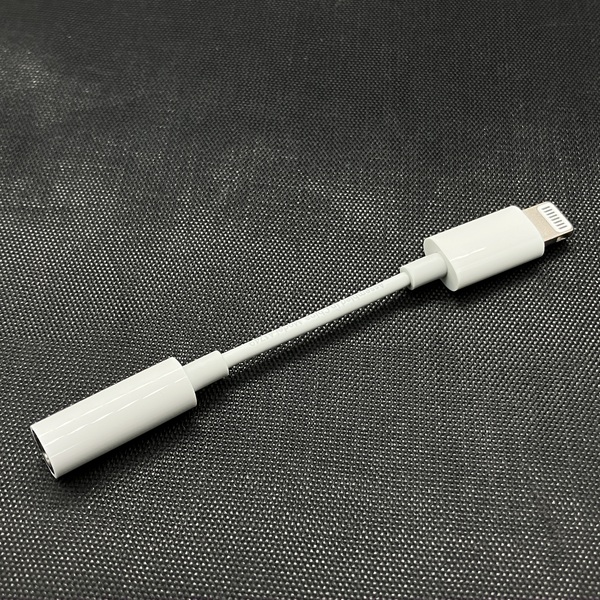 Apple アップル 【中古】Lightning - 3.5 mmヘッドフォンジャックアダプタ【秋葉原】 / e☆イヤホン