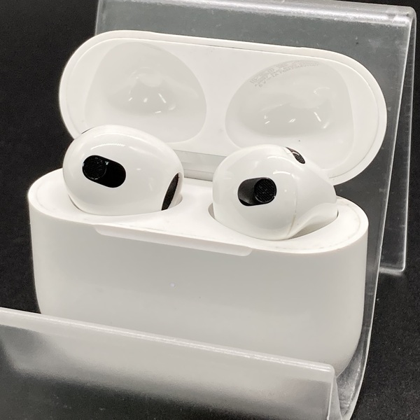 Apple アップル 【中古】Airpods MPNY3J/A 3rd Generation Lightning充電ケース付【名古屋】 / e☆イヤホン