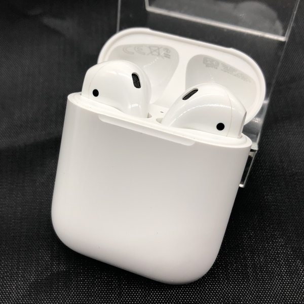 Apple アップル 【中古】AirPods with Charging Case MV7N2J/A【日本橋】 / e☆イヤホン