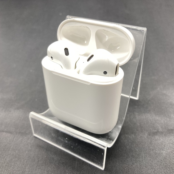 Apple アップル 【中古】AirPods with Charging Case MV7N2J/A【秋葉原】 / e☆イヤホン